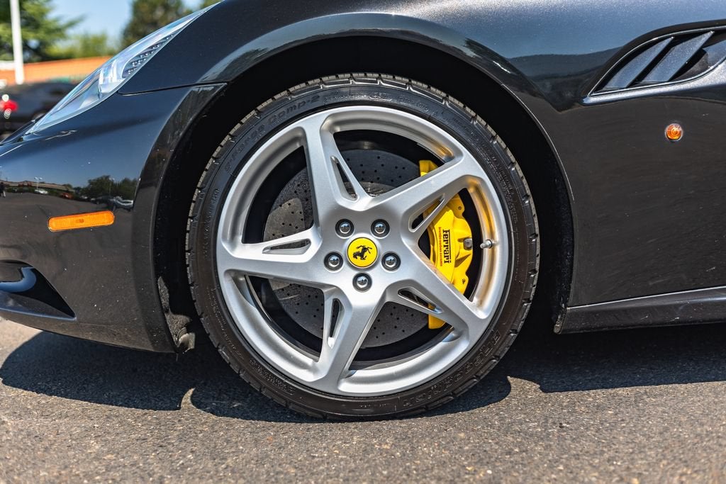 2010 Ferrari California Base