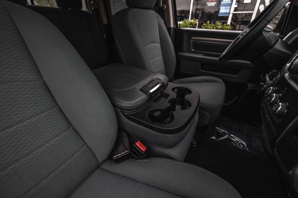 2017 RAM 1500 SLT