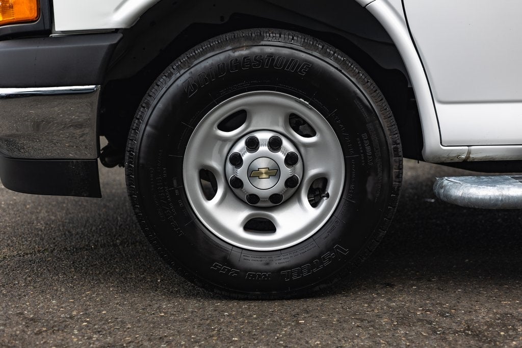 2024 Chevrolet Express 2500 Work Van Cargo