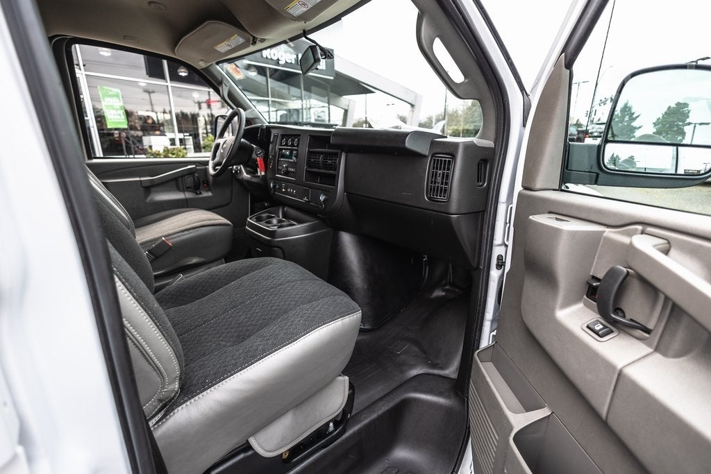 2024 Chevrolet Express 2500 Work Van Cargo