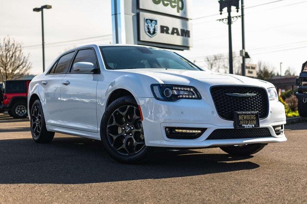 2023 Chrysler 300 Touring