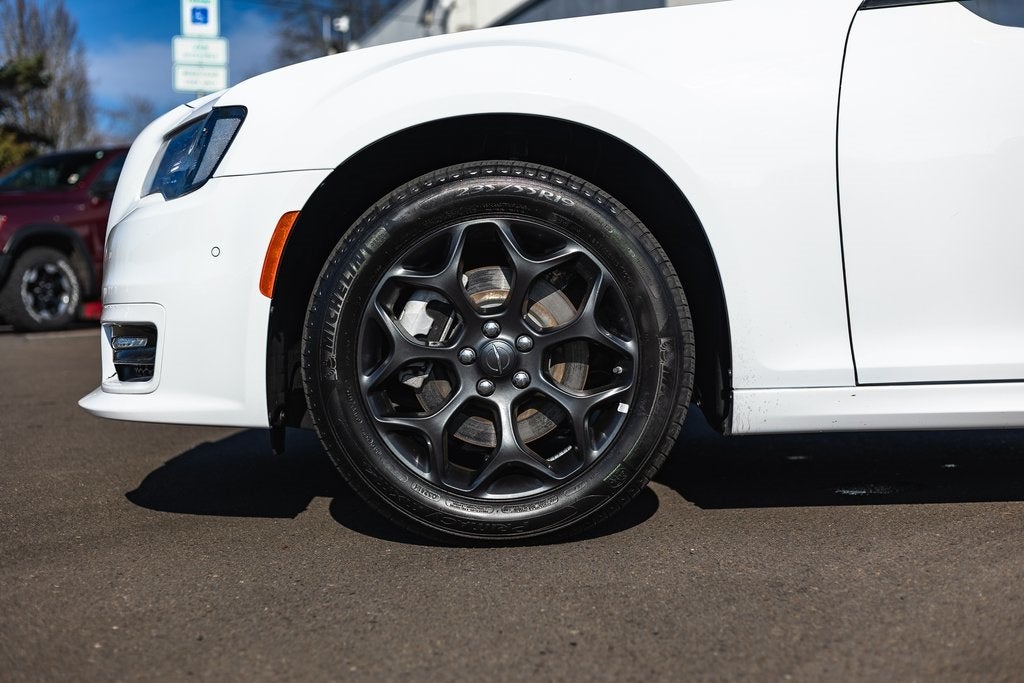 2023 Chrysler 300 Touring