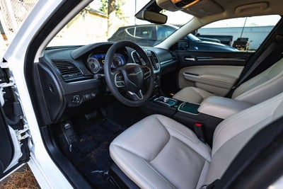 2023 Chrysler 300 Touring