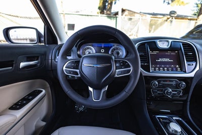 2023 Chrysler 300 Touring