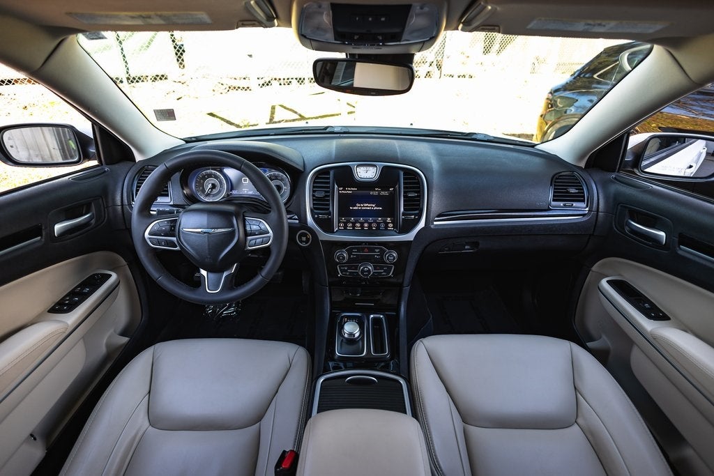 2023 Chrysler 300 Touring