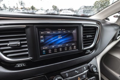 2020 Chrysler Voyager L