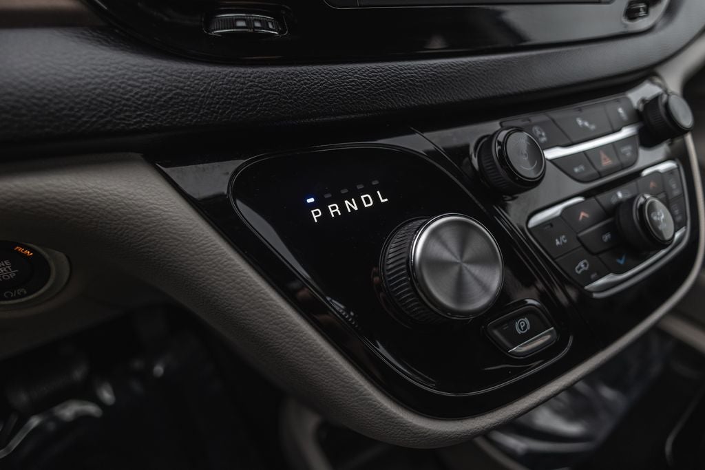 2020 Chrysler Voyager L