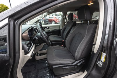 2020 Chrysler Voyager L