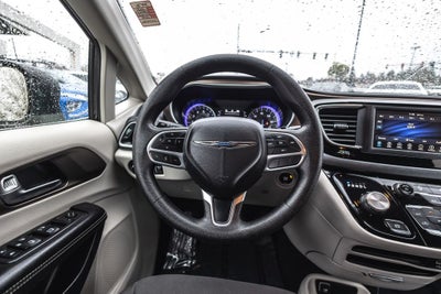 2020 Chrysler Voyager L