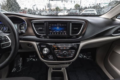 2020 Chrysler Voyager L