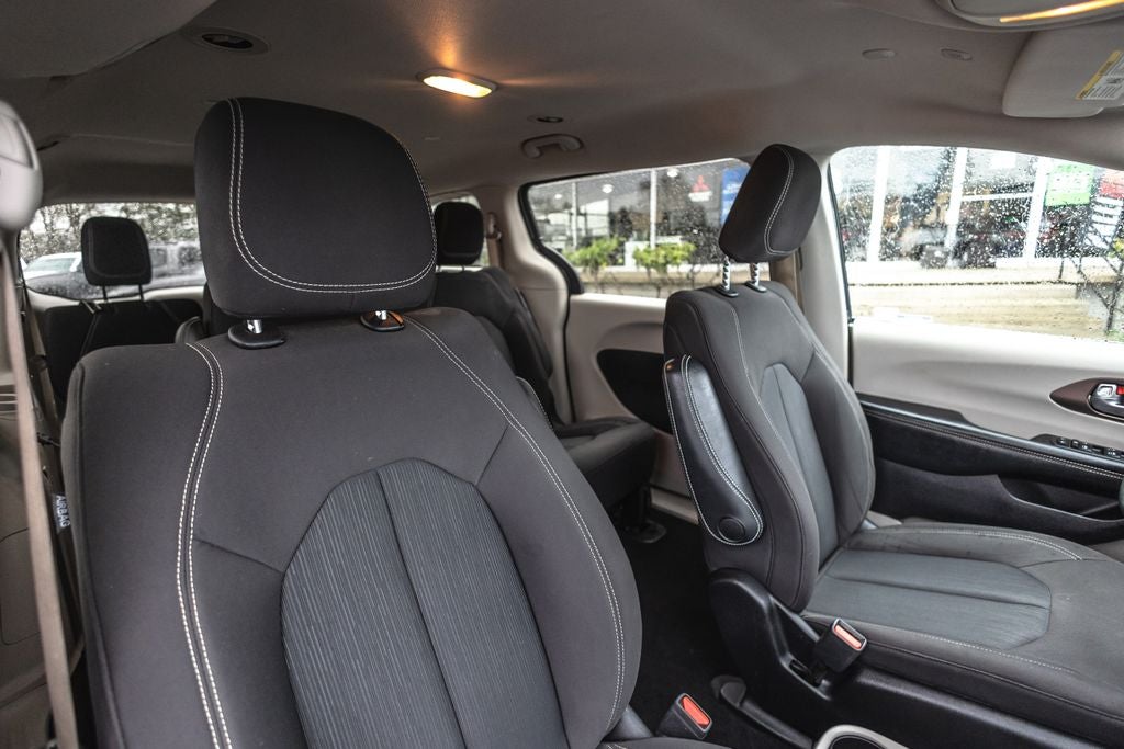 2020 Chrysler Voyager L