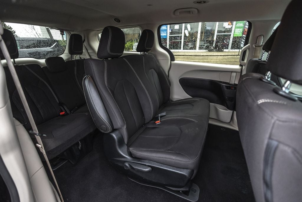 2020 Chrysler Voyager L