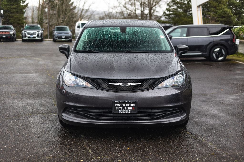 2020 Chrysler Voyager L