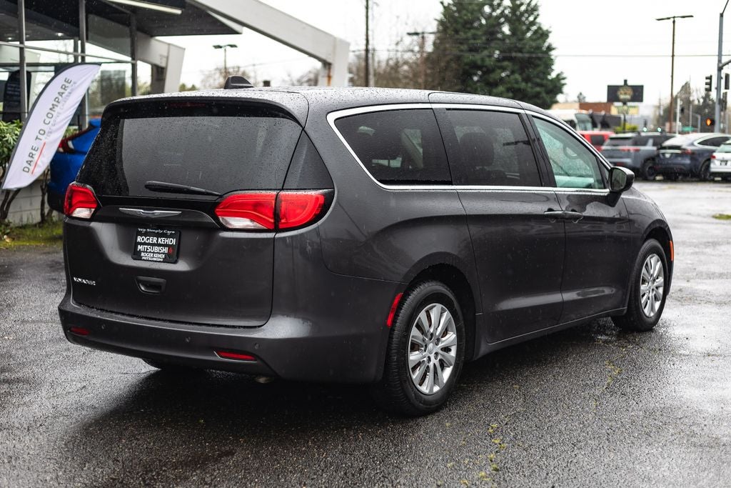 2020 Chrysler Voyager L