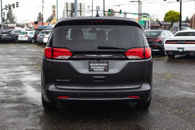 2020 Chrysler Voyager L