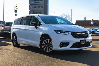2024 Chrysler Pacifica Hybrid Select