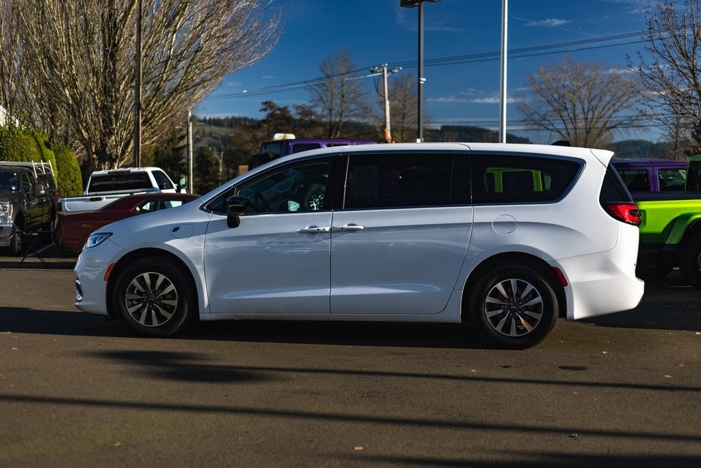 2024 Chrysler Pacifica Hybrid Select