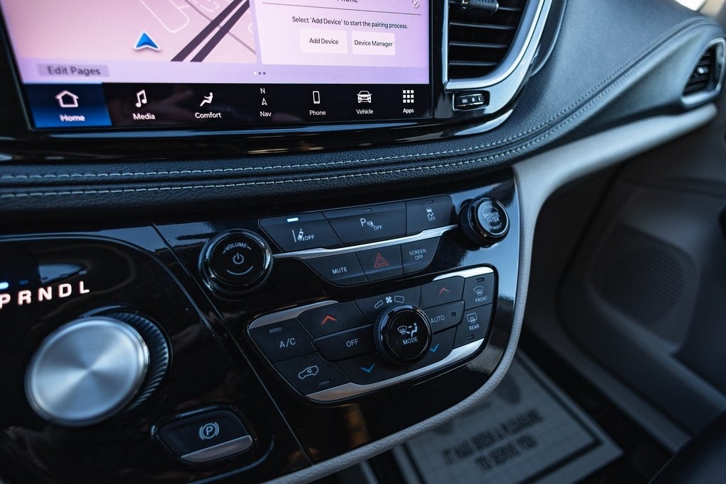 2024 Chrysler Pacifica Hybrid Select