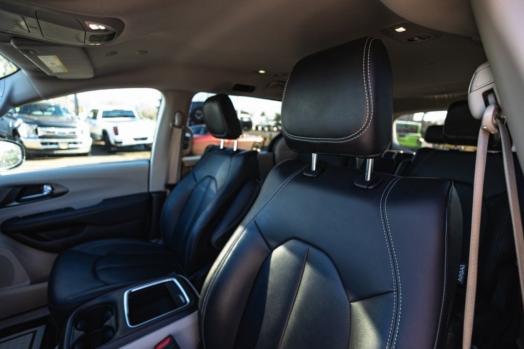 2024 Chrysler Pacifica Hybrid Select