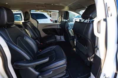 2024 Chrysler Pacifica Hybrid Select