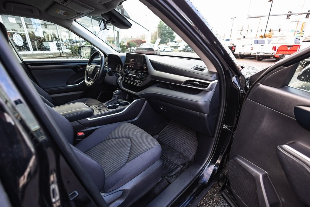 2024 Toyota Highlander LE