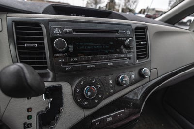 2012 Toyota Sienna LE 8 Passenger