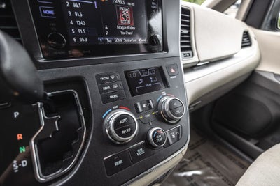 2017 Toyota Sienna LE 8 Passenger