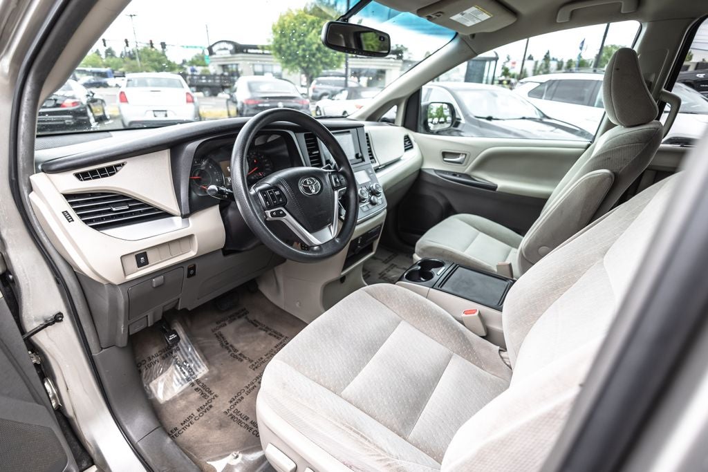 2017 Toyota Sienna LE 8 Passenger