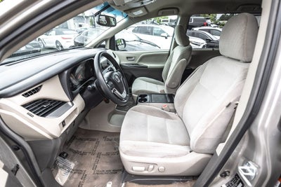 2017 Toyota Sienna LE 8 Passenger