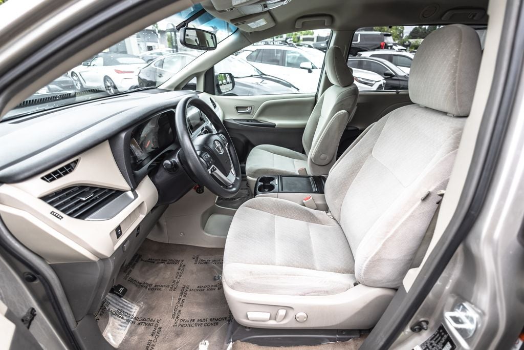 2017 Toyota Sienna LE 8 Passenger