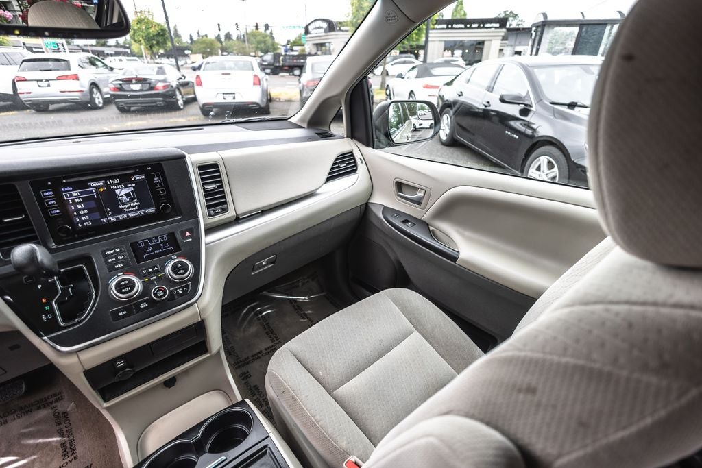 2017 Toyota Sienna LE 8 Passenger