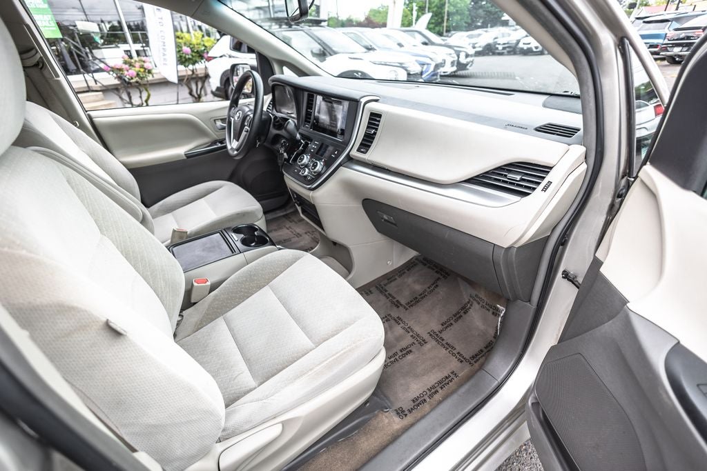2017 Toyota Sienna LE 8 Passenger