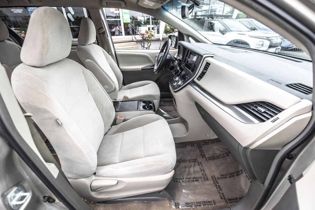 2017 Toyota Sienna LE 8 Passenger