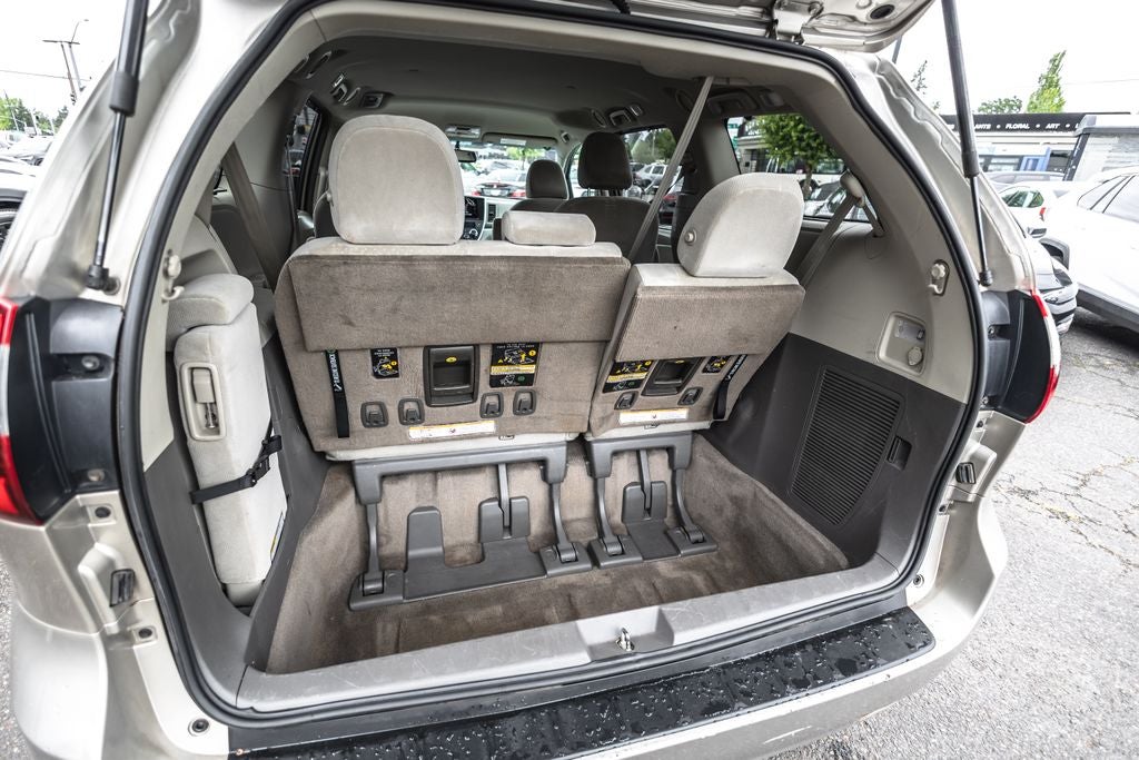 2017 Toyota Sienna LE 8 Passenger