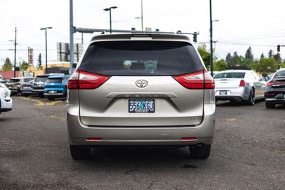 2017 Toyota Sienna LE 8 Passenger