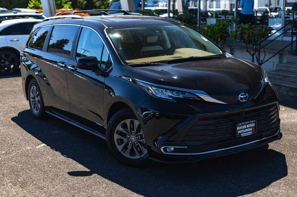 2021 Toyota Sienna XLE 7 Passenger