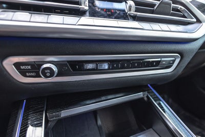 2022 BMW X7 M50i