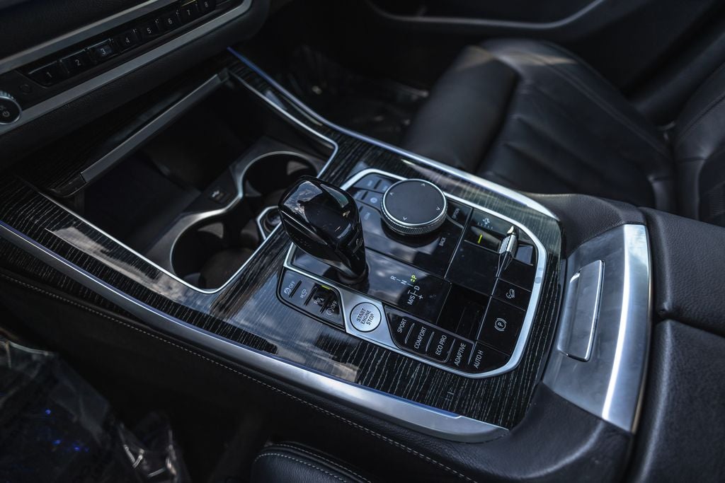 2022 BMW X7 M50i
