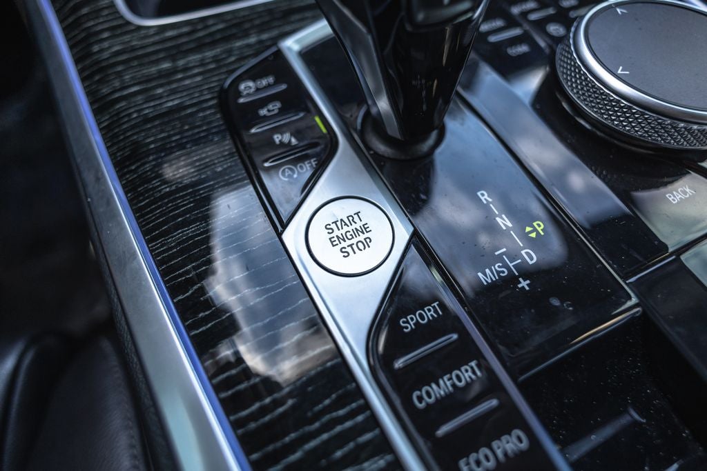 2022 BMW X7 M50i