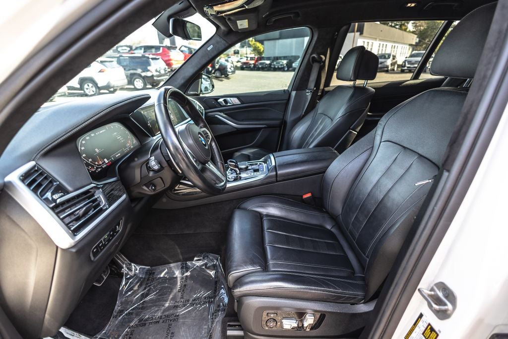 2022 BMW X7 M50i