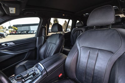 2022 BMW X7 M50i