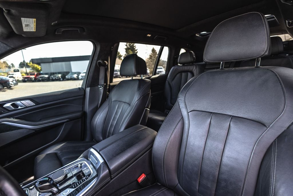 2022 BMW X7 M50i