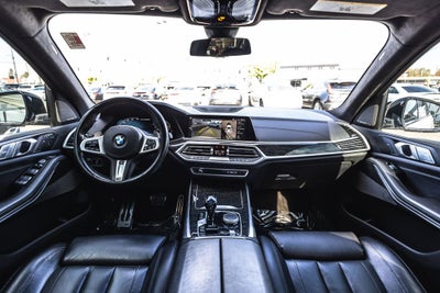 2022 BMW X7 M50i