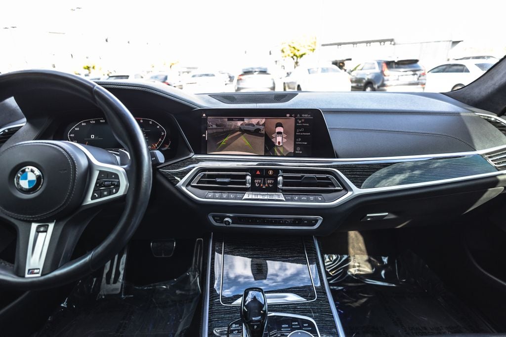 2022 BMW X7 M50i