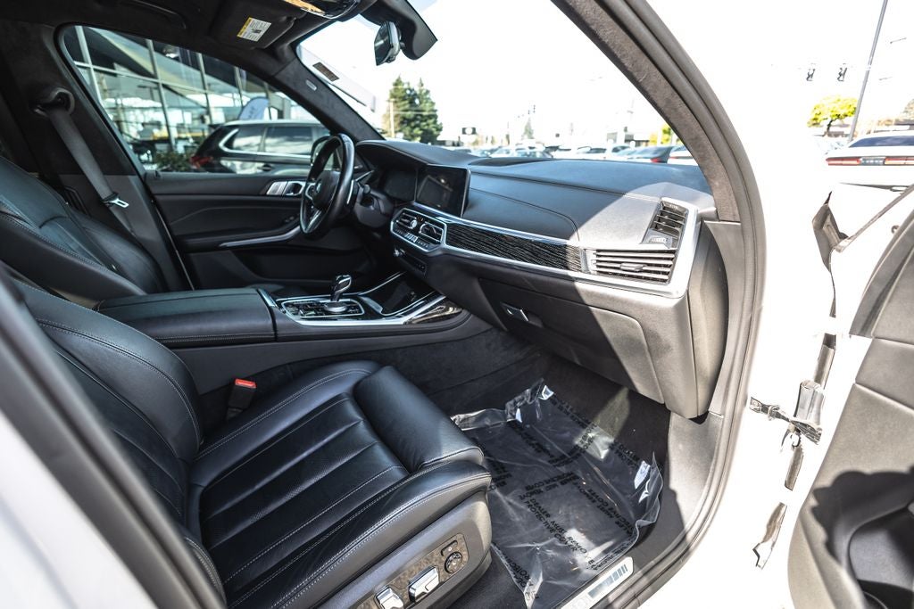 2022 BMW X7 M50i