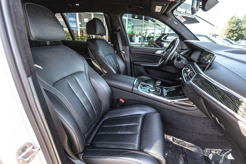 2022 BMW X7 M50i