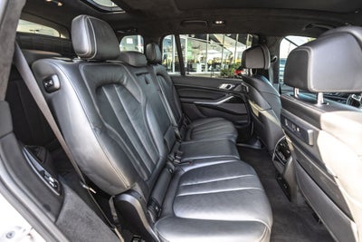 2022 BMW X7 M50i