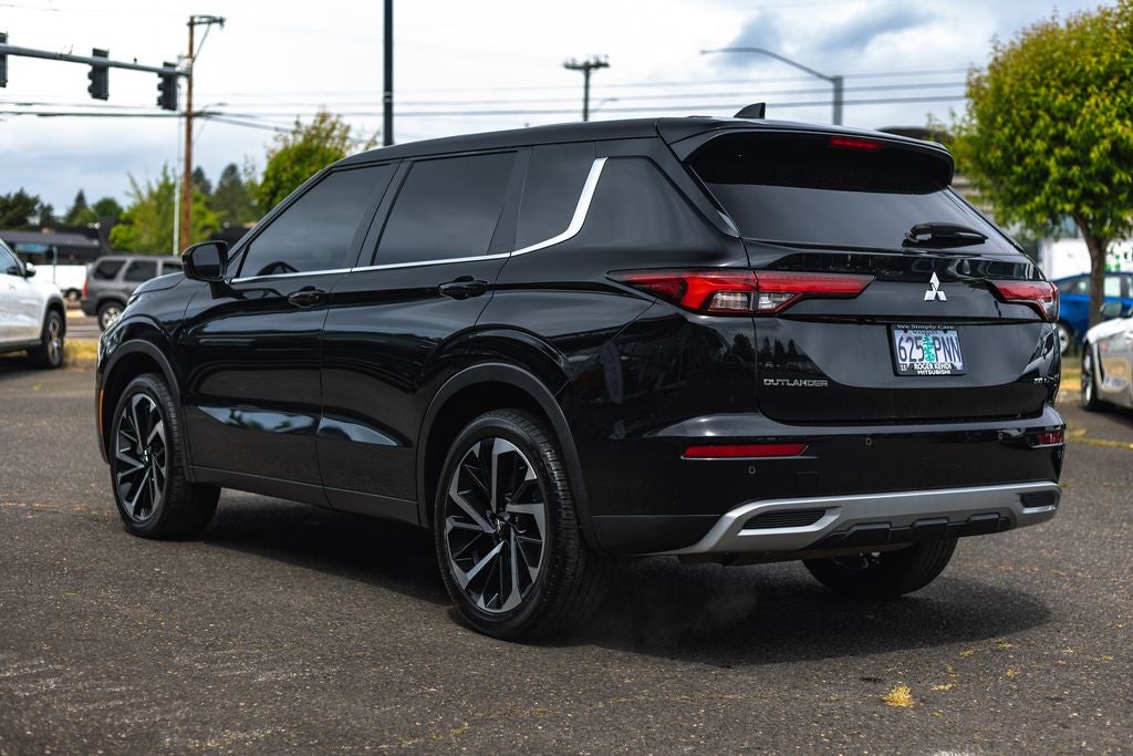 2024 Mitsubishi Outlander SE