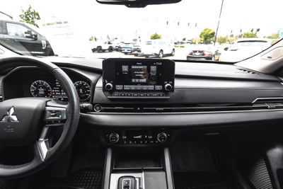 2024 Mitsubishi Outlander SE
