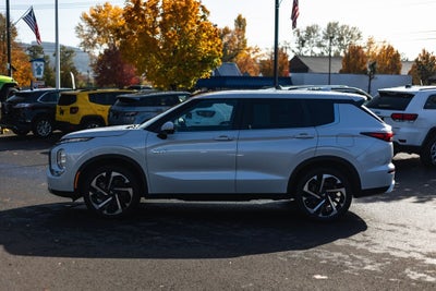 2023 Mitsubishi Outlander PHEV SE